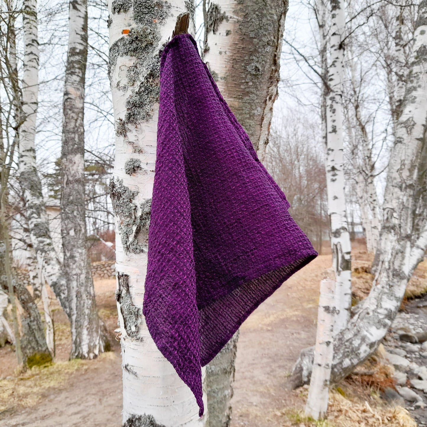 Käsipyyhe puolipellava