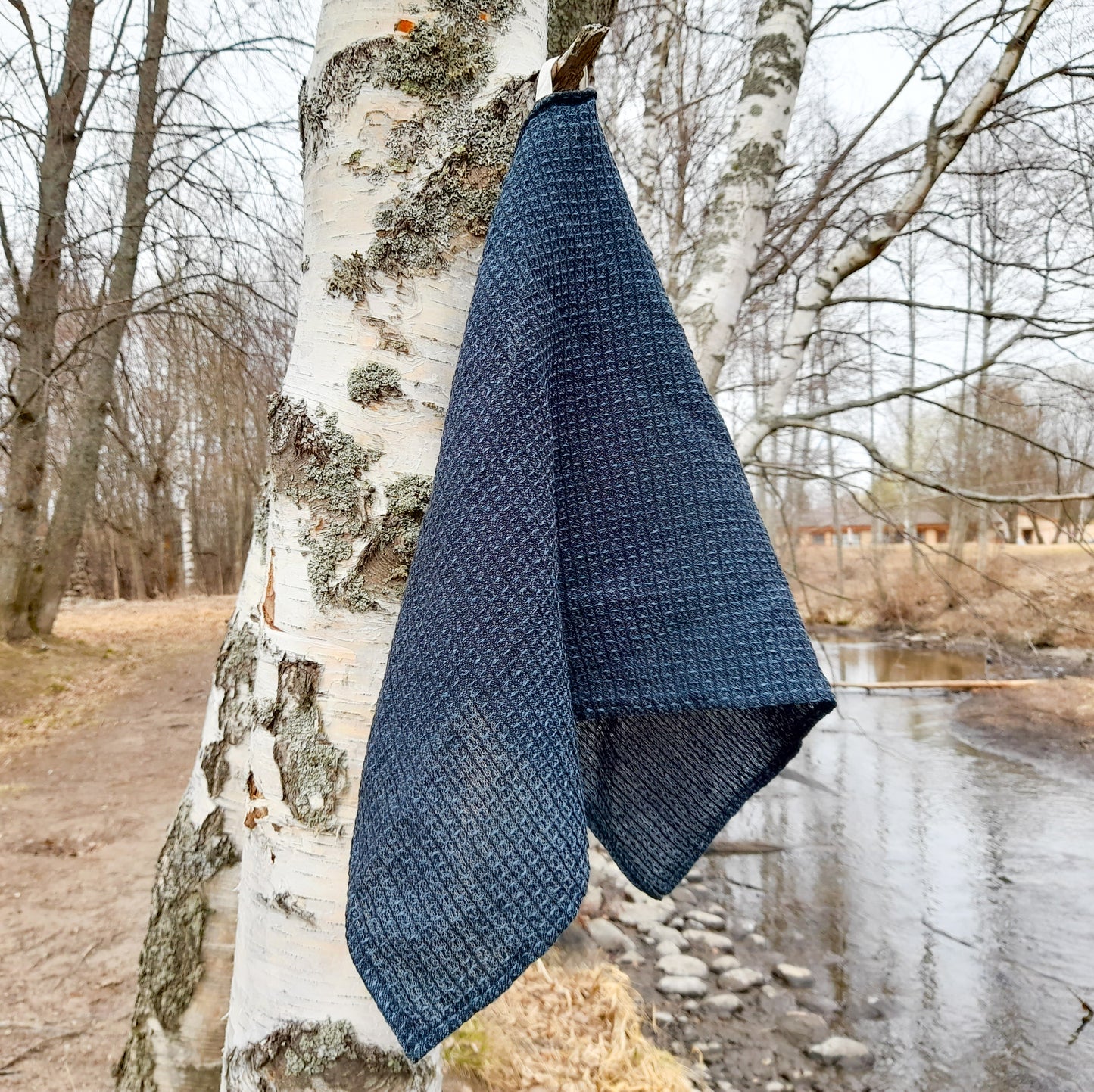 Käsipyyhe puolipellava